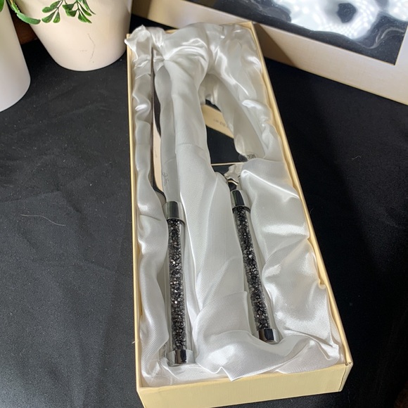 NIB Oleg Cassini cake knife and server with hematite stone filled handles - Picture 3 of 14